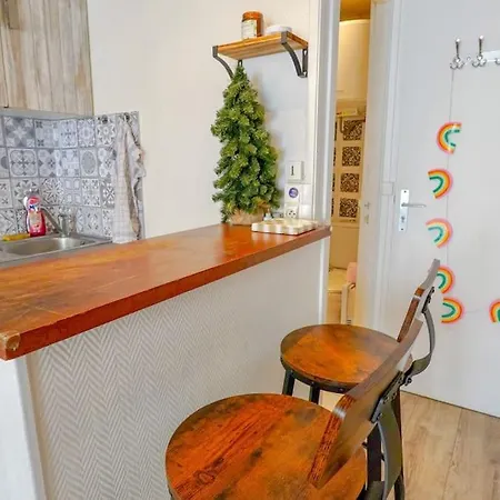 Sunny Studio@temple *